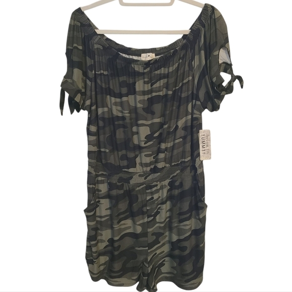 Derek Heart | Women's Green and Black Camouflage Tie-Shoulder Romper (Size 2X) - Picture 2 of 13
